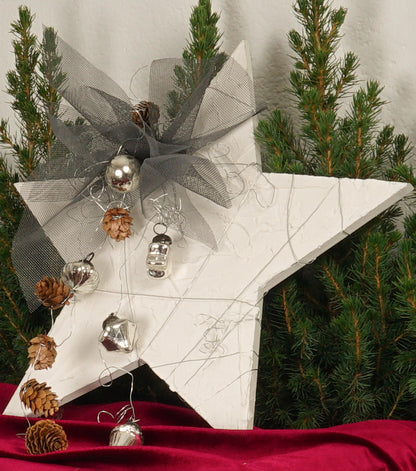 Stella Natalizia in legno con Sfere e Pigne