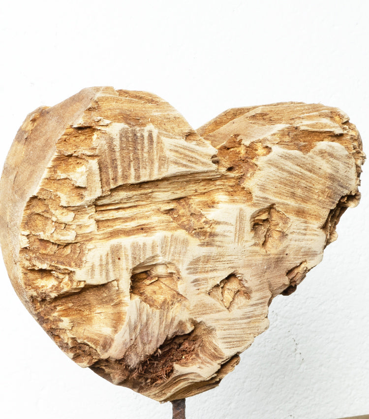 Cuore con base in legno e metallo