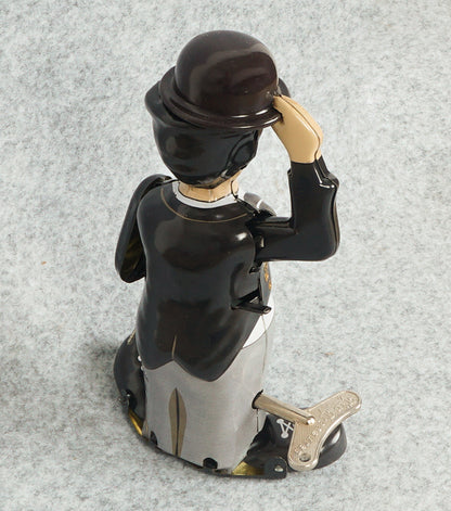 "Charlie Chaplin Vintage a Carica" in metallo