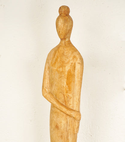 Scultura di una Donna in legno