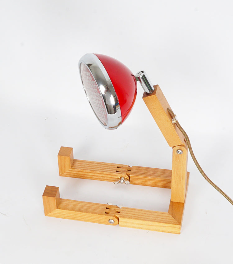 Lampada "Mr. Wattson" piccola color "Rosso Peperoncino" in legno e metallo