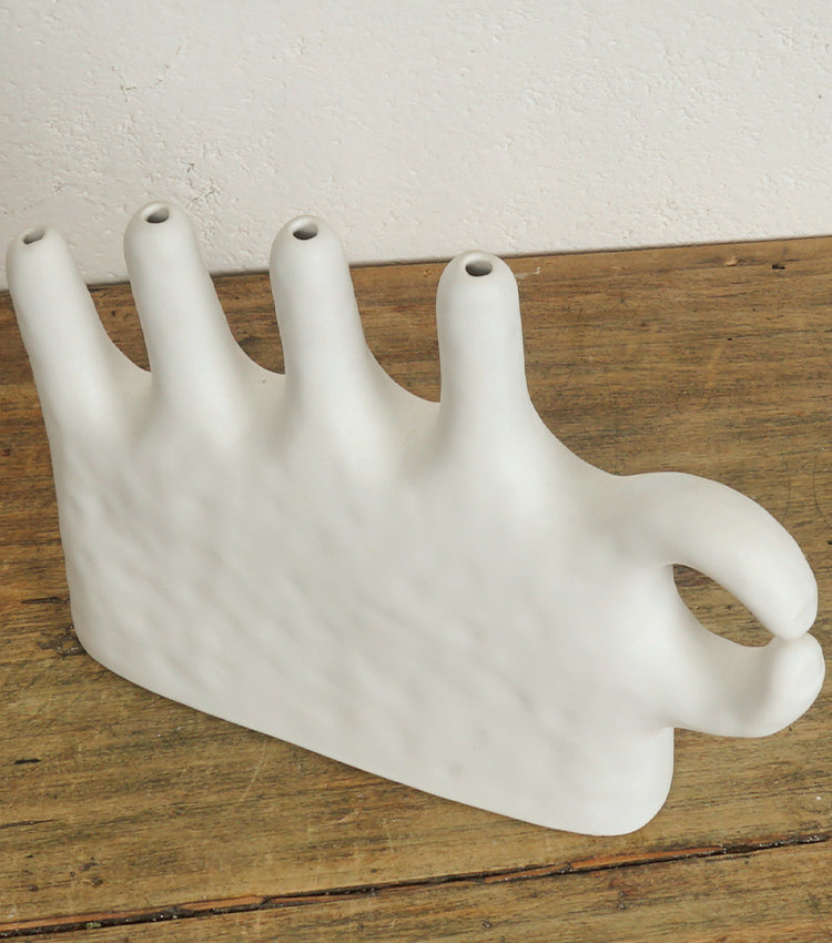 "Vaso con le Dita" in ceramica