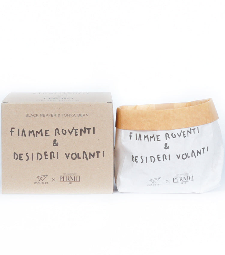 Candela Profumata "FIAMME ROVENTI & DESIDERI VOLANTI" alla fragranza "Pepe Nero e Fava Tonka"