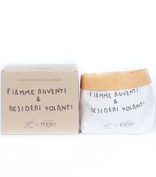 Candela Profumata "FIAMME ROVENTI & DESIDERI VOLANTI" alla fragranza "Pepe Nero e Fava Tonka"
