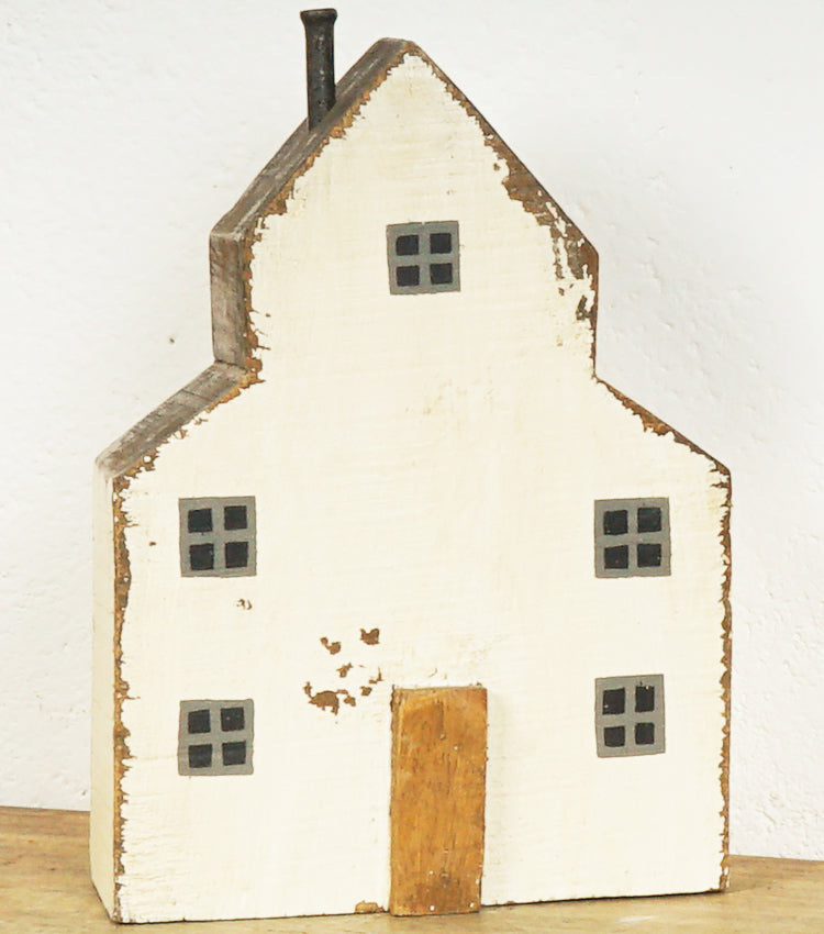 Casa in legno e metallo