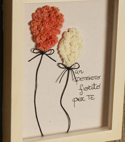 Cornice in legno "un pensiero fiorito per TE" con Palloncini, fiori essiccati e spago