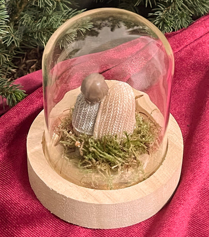 "La Natività nella Boule" in vetro e legno piccola con il muschio