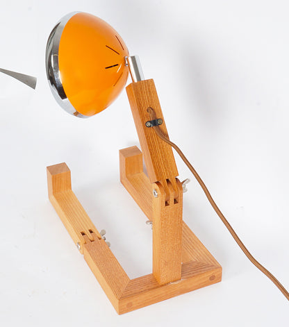 Lampada "Mr. Wattson" grande color "Arancione Mc Laren" in legno e metallo