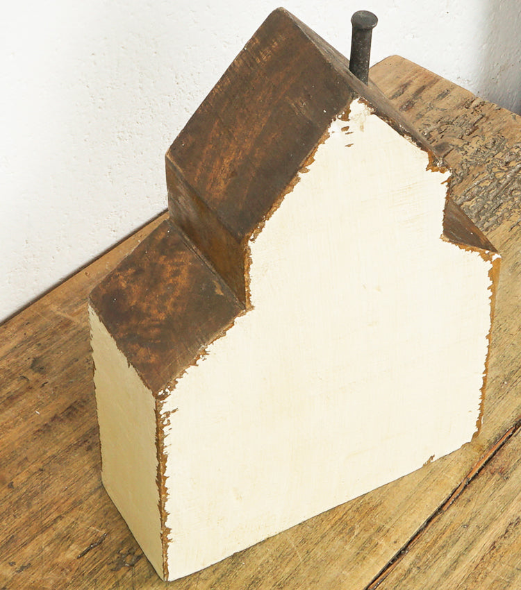 Casa in legno e metallo