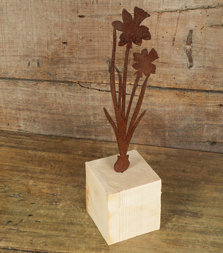 Narciso in corten con Nome e Base in legno