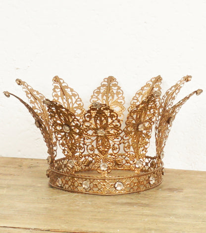 Corona in metallo laccato con Perline e Decorazioni