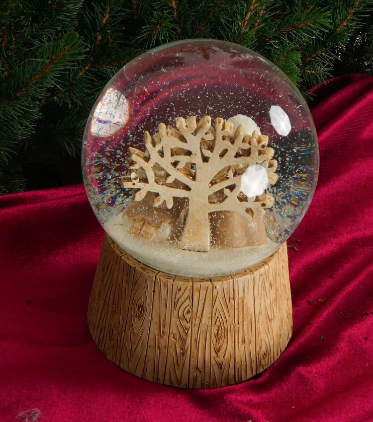 Carillon con la Natività in legno e vetro