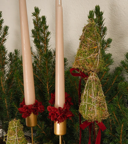 Centrotavola Natalizio in legno con Alberelli in Muschio, Candele e Sfere