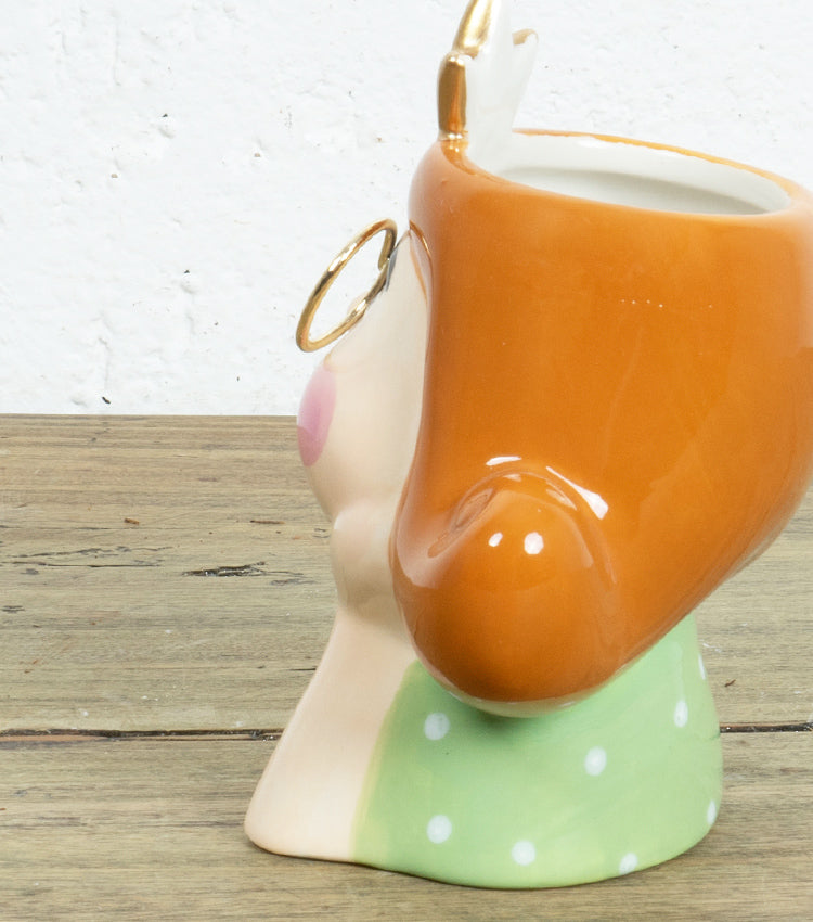 Vasetto con volto di una donna con occhiali e coroncina in ceramica e metallo
