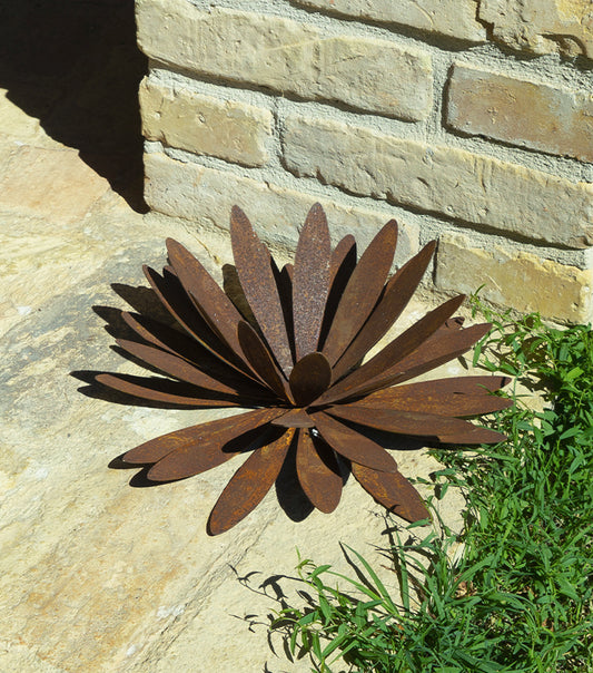 Porta-candela a forma di crisantemo in corten grande