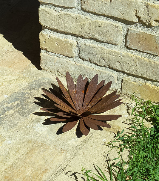 Porta-candela a forma di crisantemo in corten piccolo